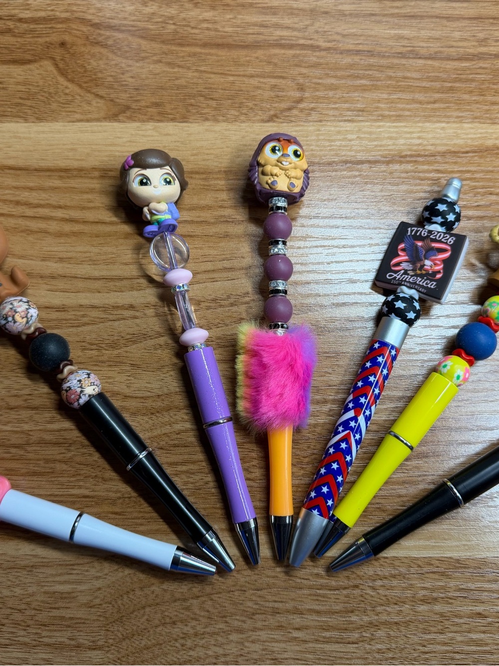 911 Multi-Color Ink, Beaded Retractable Pen - Picture 7 of 7